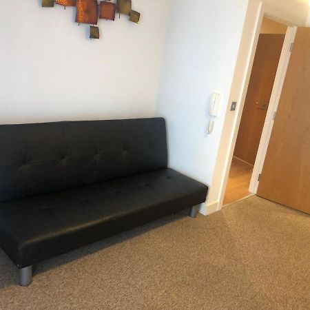 Lovely Serviced Apartment 2Min 2 City Center Manchester Bagian luar foto