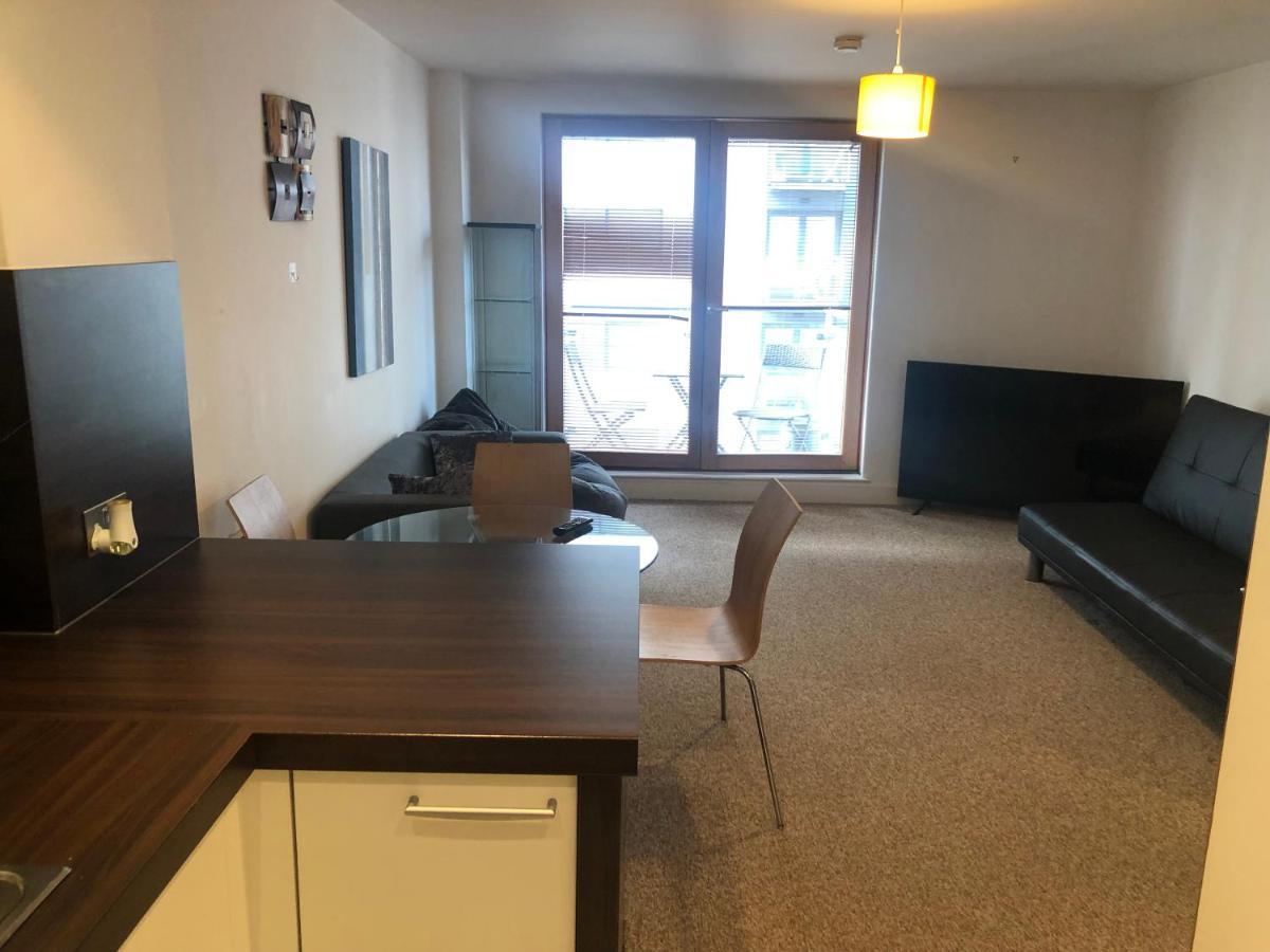 Lovely Serviced Apartment 2Min 2 City Center Manchester Bagian luar foto